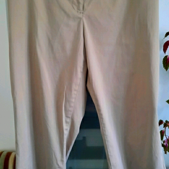 Straight leg pants - Picture 2 of 3